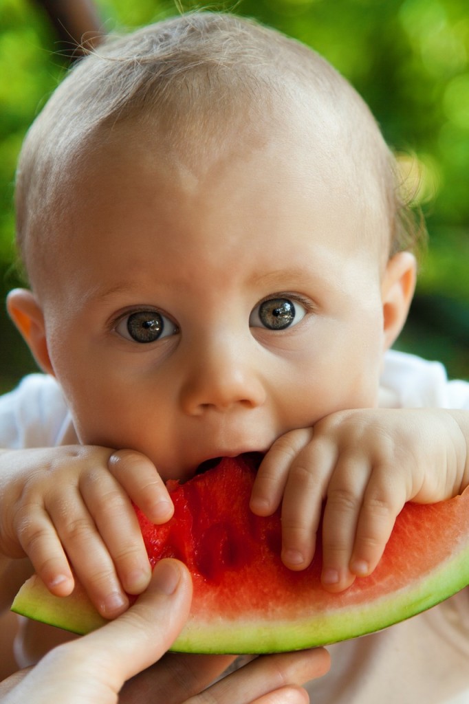 Gesunde Ernährung lernen Kleinkinden schon prägend in den ersten Lebensjahren
