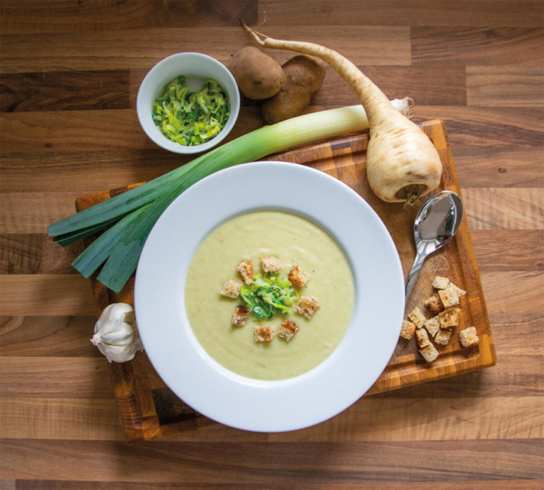 Porree-Pastinaken Suppe | Saisonale Suppe mit regionalem Gemüse Porree-Pastinaken Suppe | Saisonale Suppe mit regionalem Gemüse
