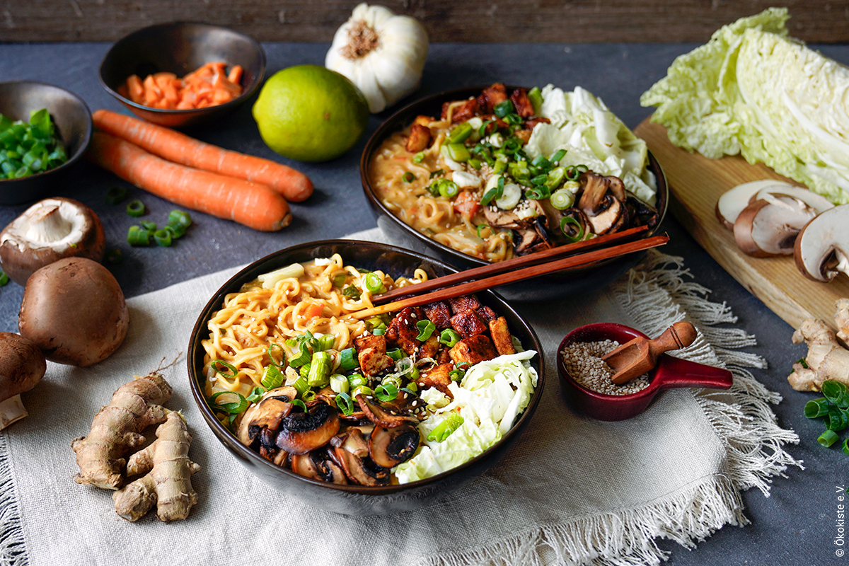 Thai-Ramen mit Pilzen und Tofu - Die Gemüsegärtner